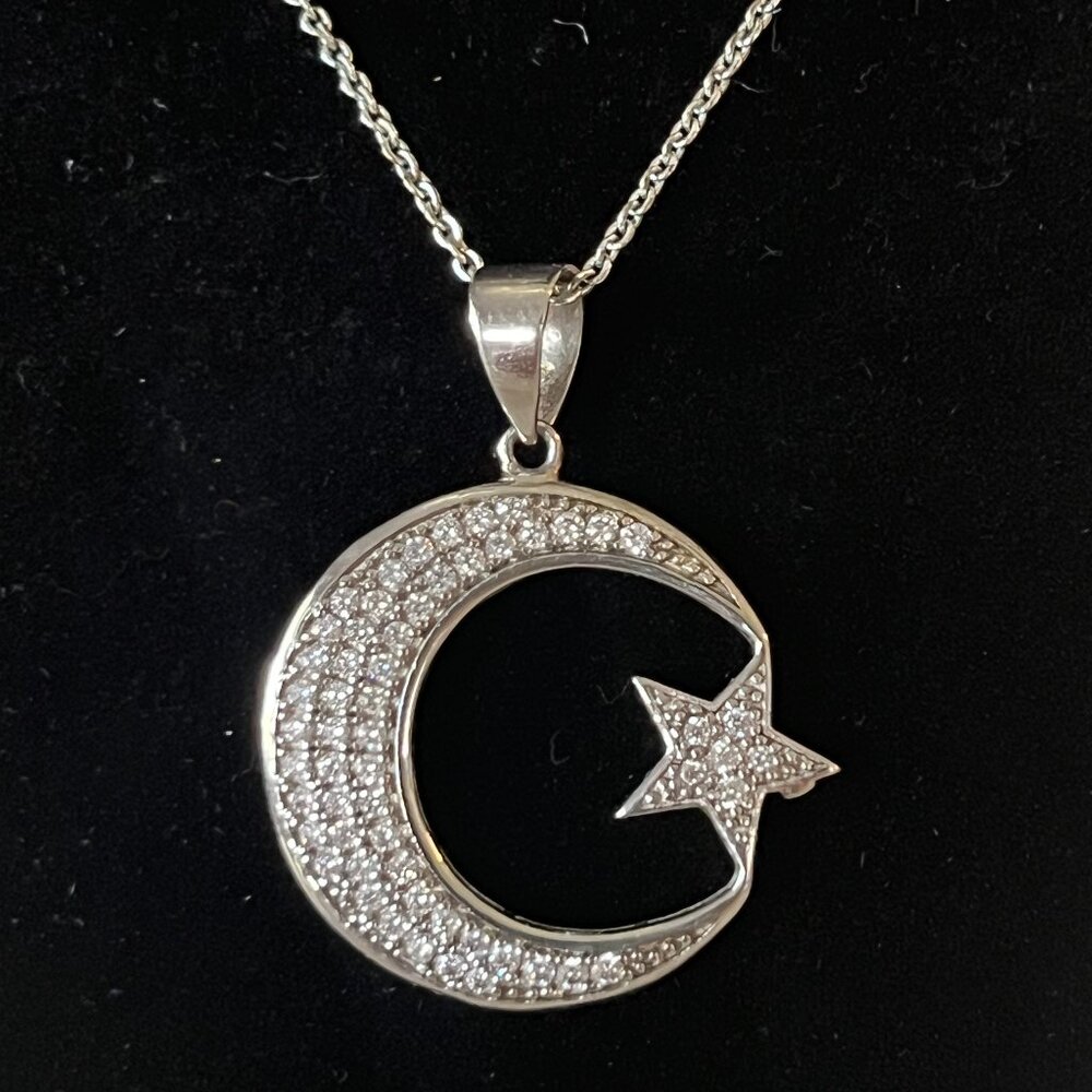 Sterling Silver Crescent Moon & Star Necklace + Box - Picture 2 of 8